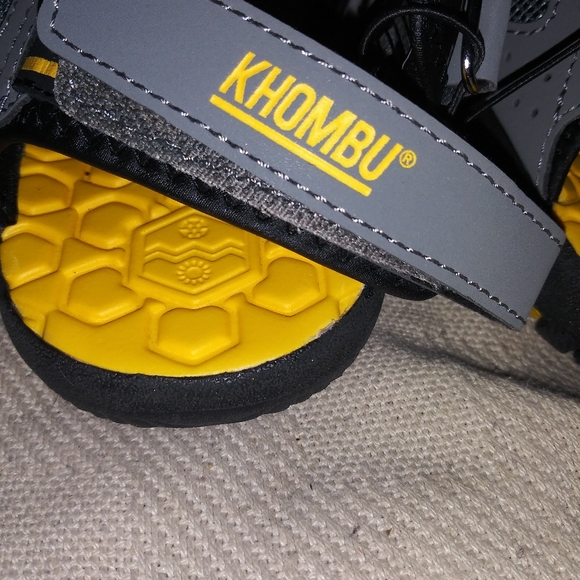 brand new KHOMBU  sandals - Picture 3 of 3